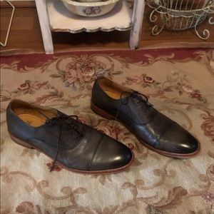 Men leather shoes